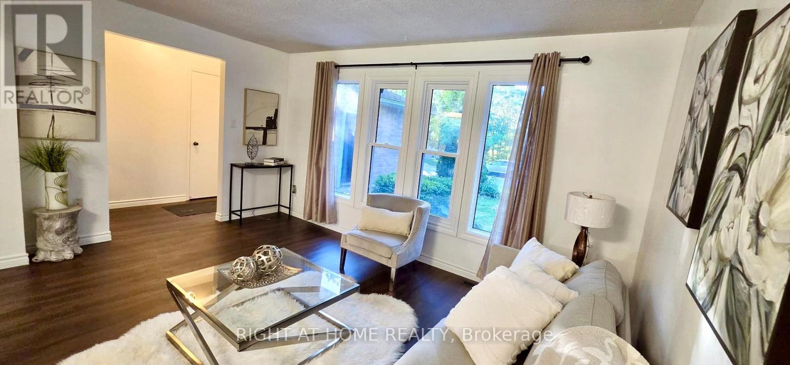941 Victoria Street Property Photo 12
