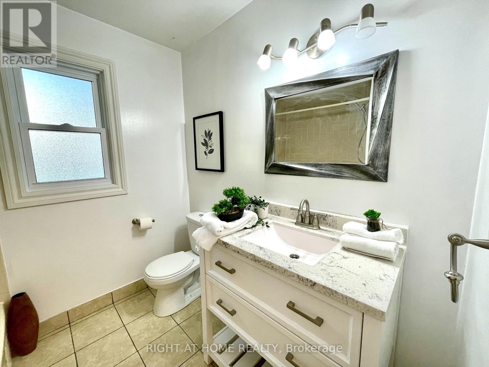 941 Victoria Street Property Photo 17