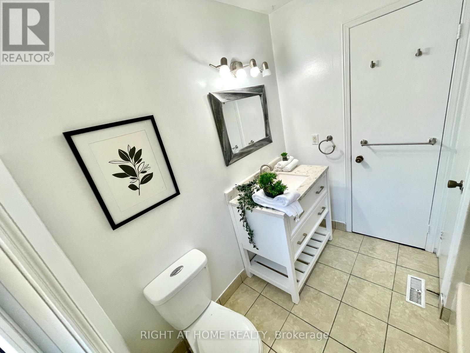 941 Victoria Street Property Photo 19