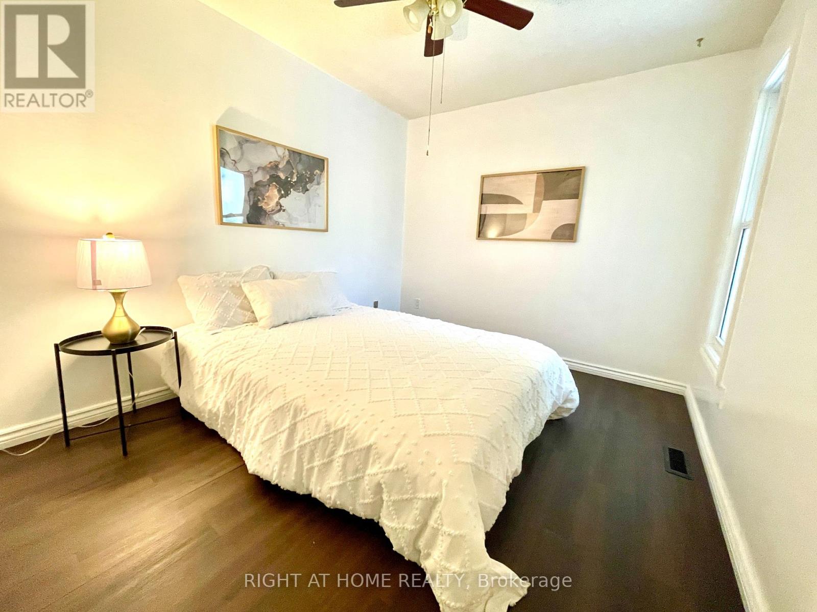 941 Victoria Street Property Photo 23