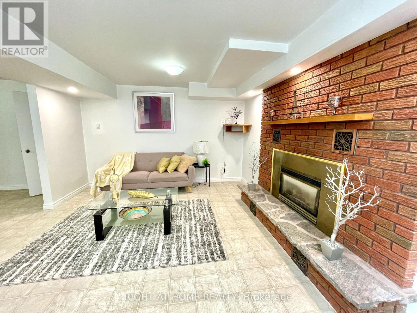941 Victoria Street Property Photo 29