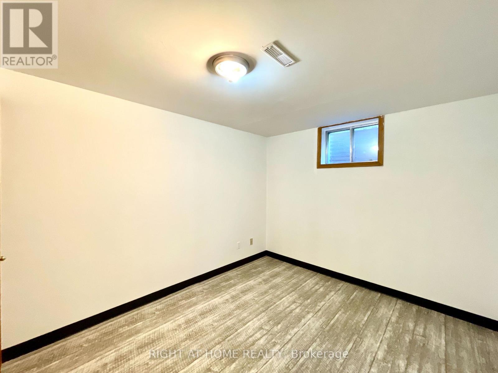 941 Victoria Street Property Photo 37