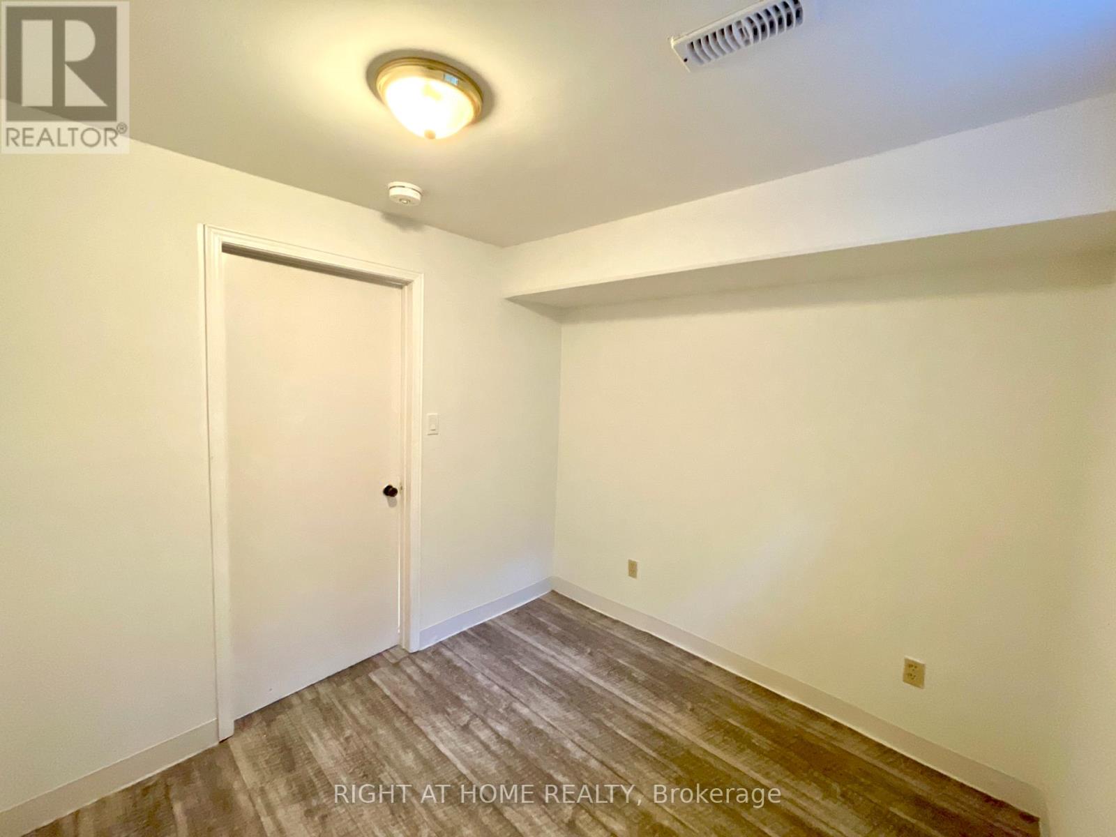 941 Victoria Street Property Photo 40