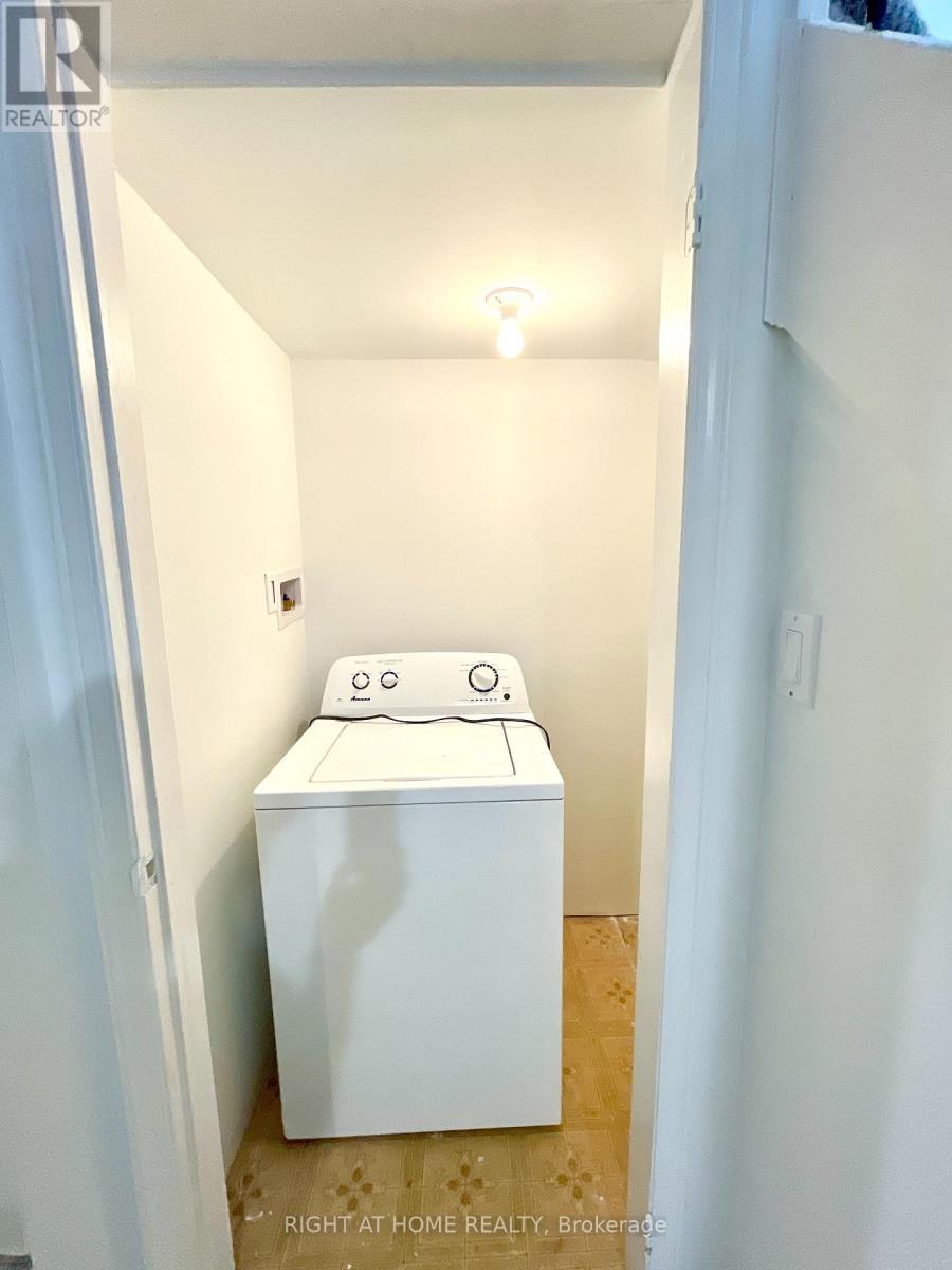 941 Victoria Street Property Photo 41