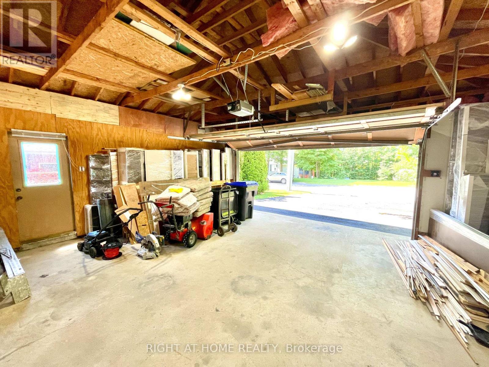 941 Victoria Street Property Photo 49