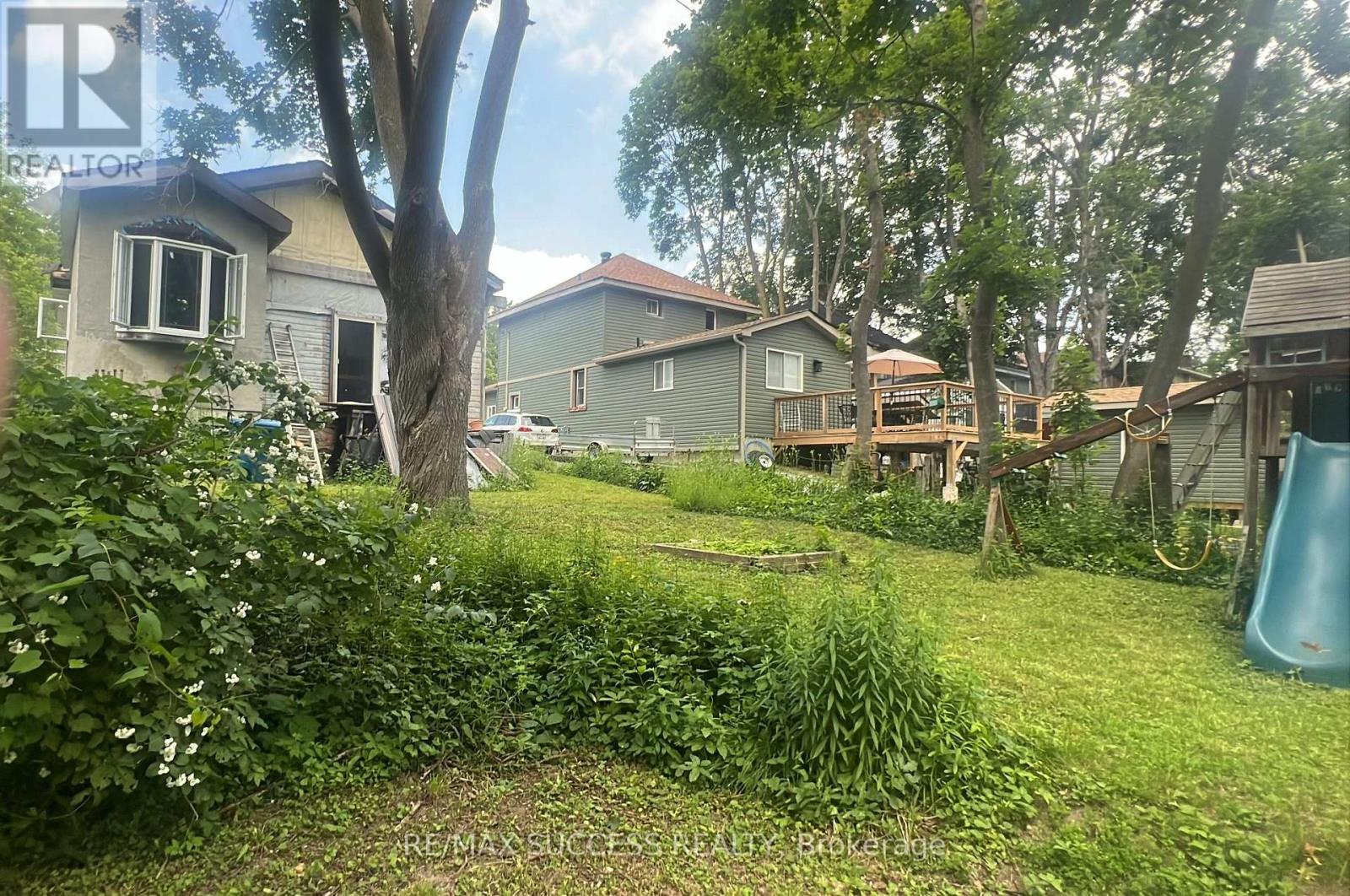 243 HARVEY STREET W Property Photo 1