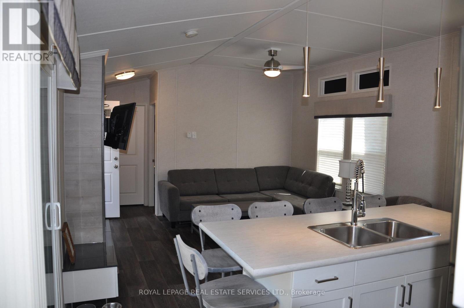 I - 85 Theme Park Drive Property Photo 6