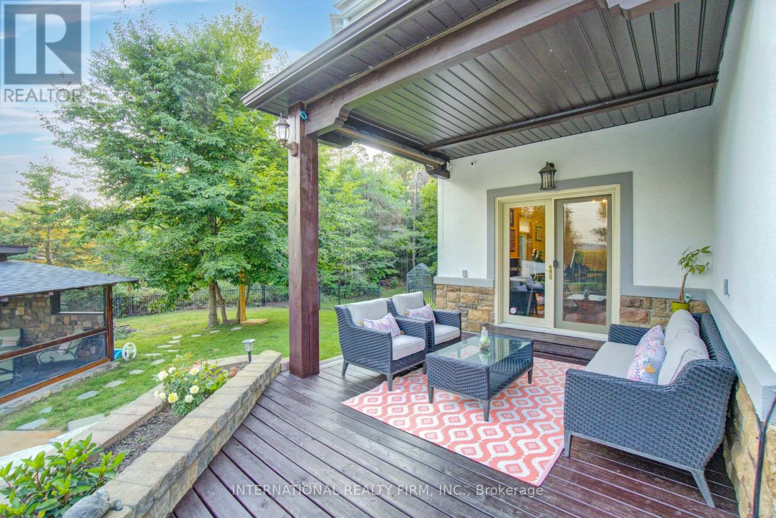6 Pinehurst Lane Property Photo 39