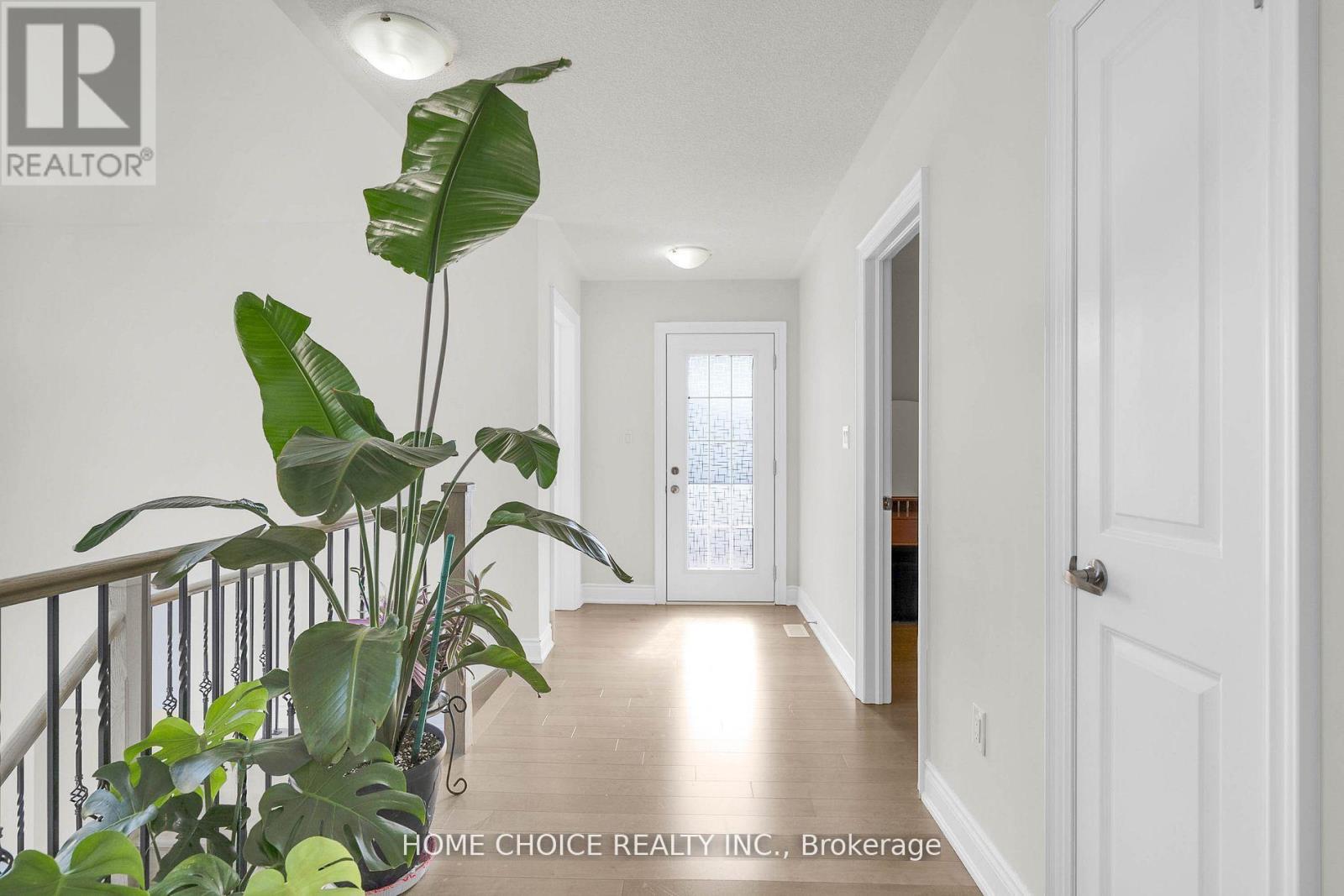 22 Ludlow Drive E Property Photo 6