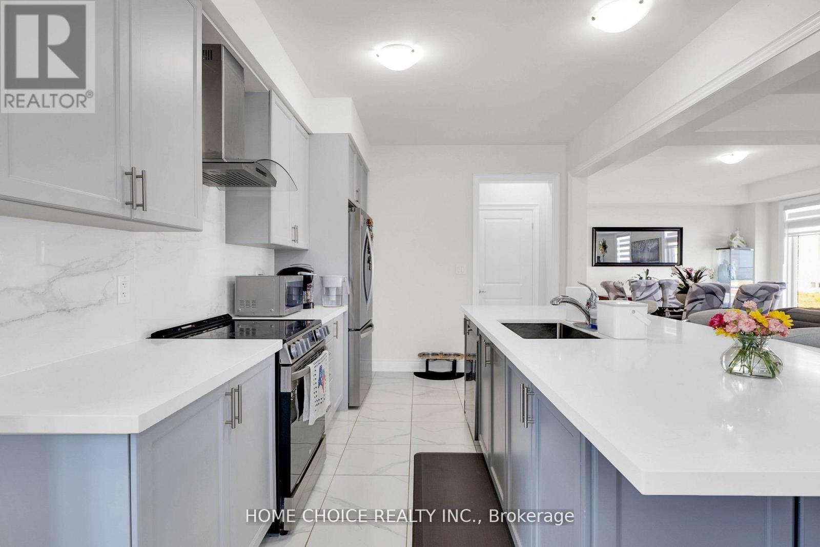 22 Ludlow Drive E Property Photo 10