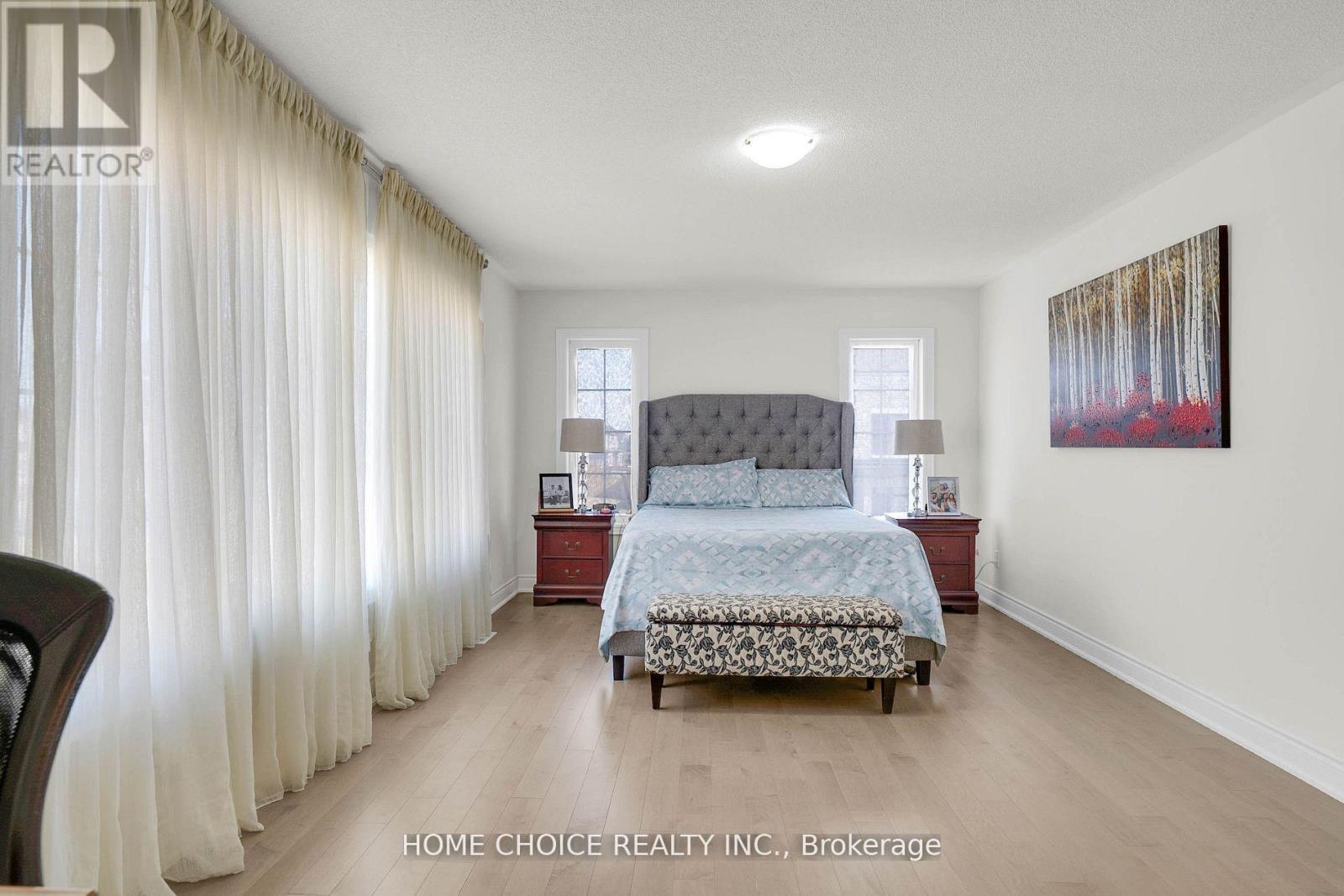 22 Ludlow Drive E Property Photo 23