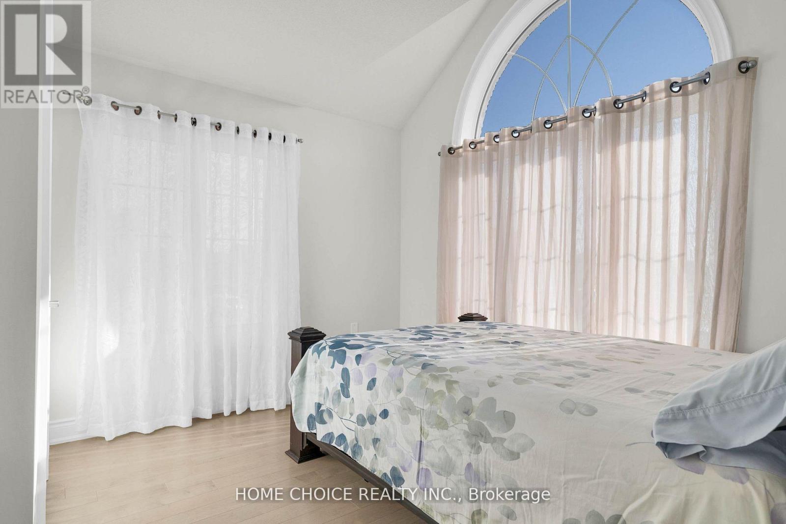 22 Ludlow Drive E Property Photo 25