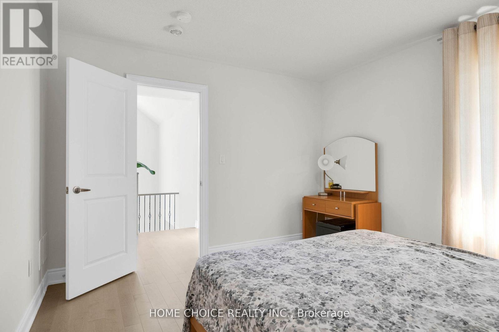 22 Ludlow Drive E Property Photo 26