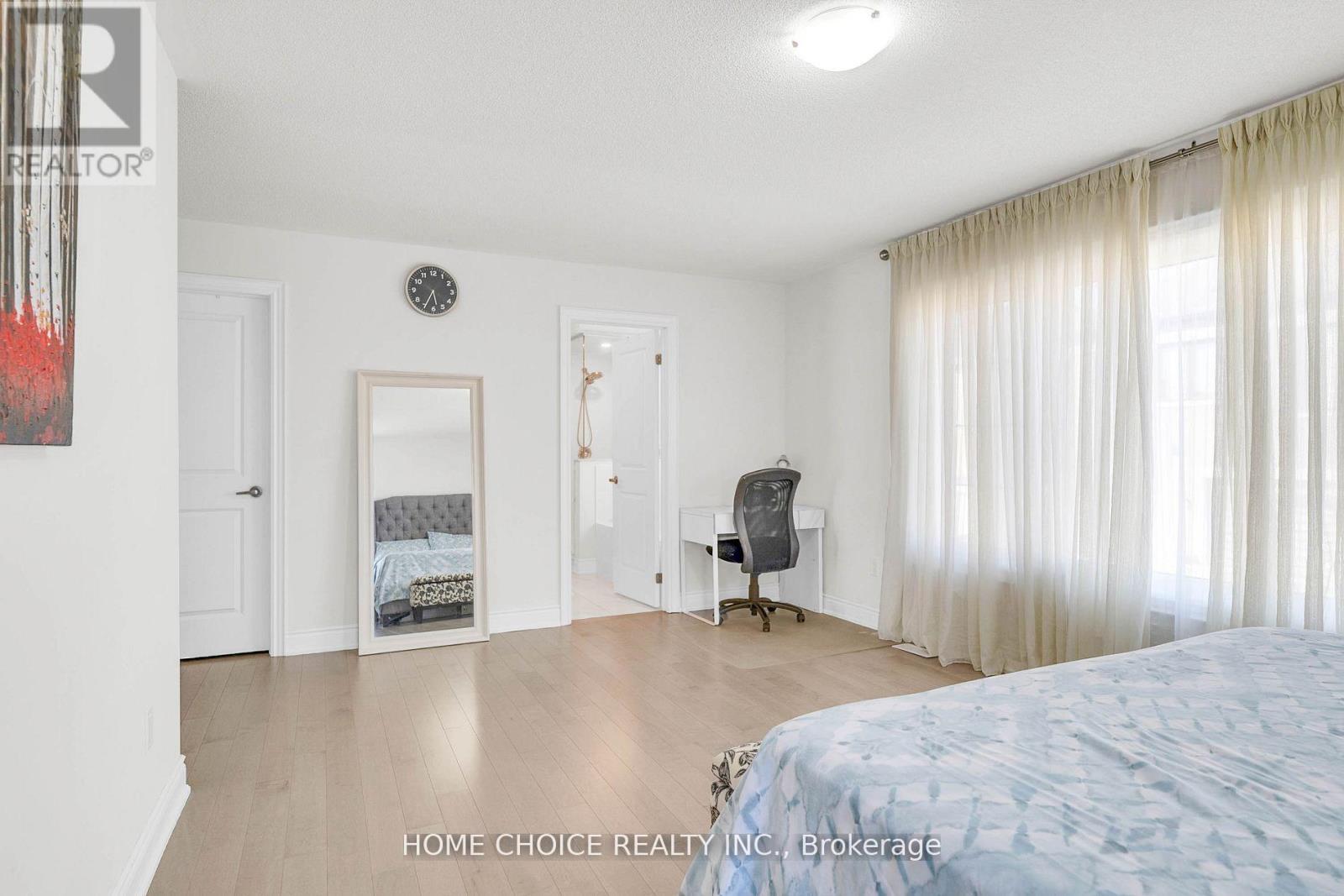 22 Ludlow Drive E Property Photo 29