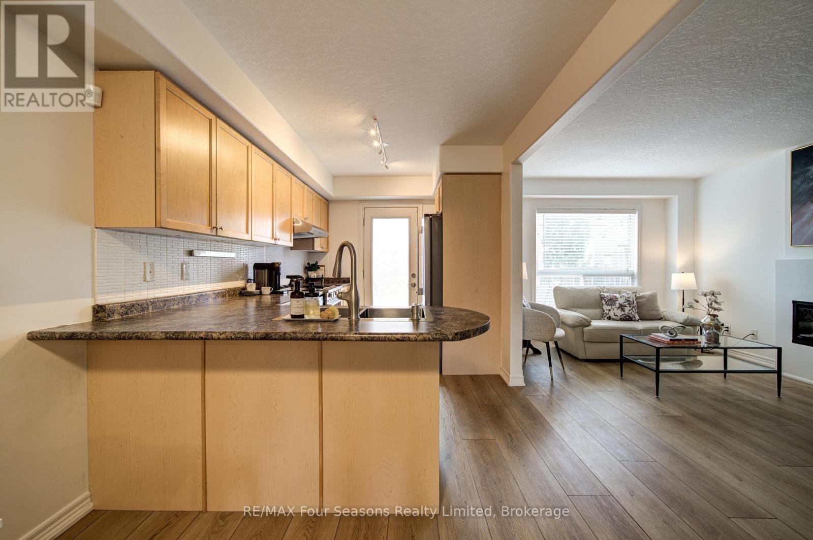 60 Barr Street Property Photo 9