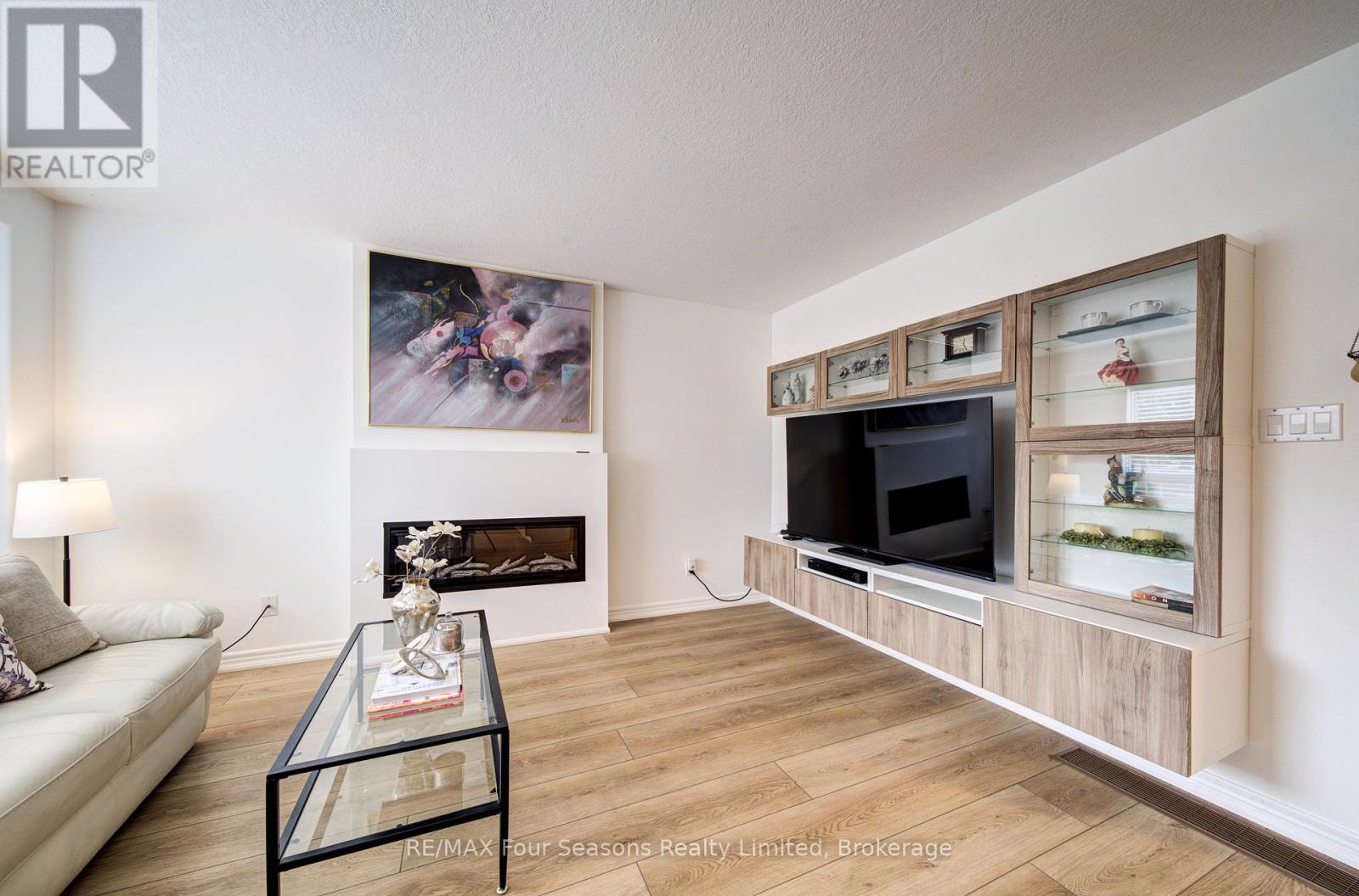 60 Barr Street Property Photo 17