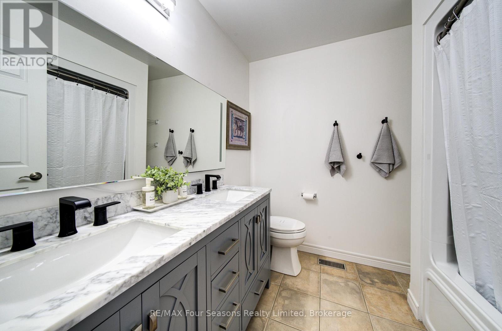 60 Barr Street Property Photo 26