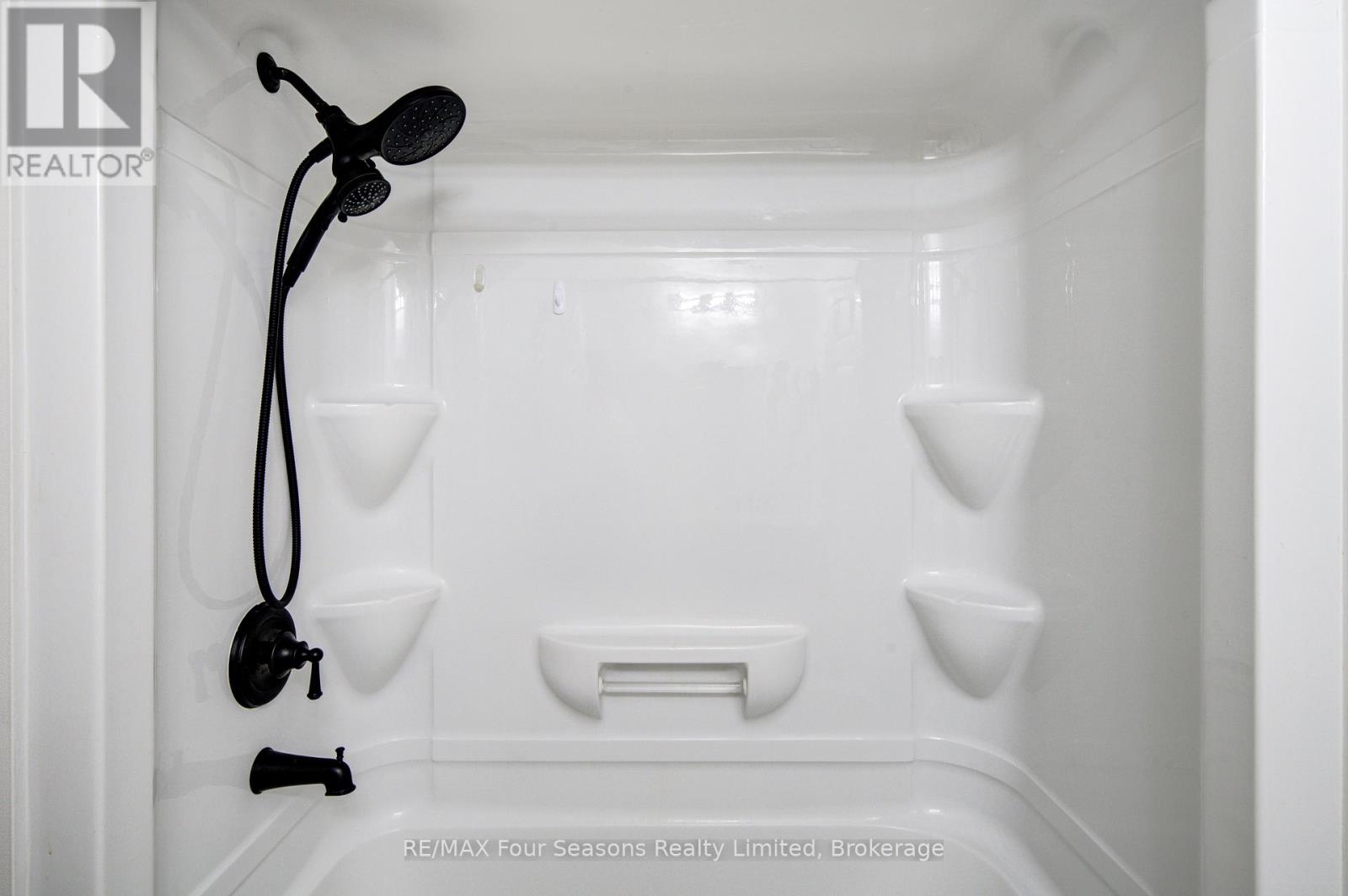 60 Barr Street Property Photo 28