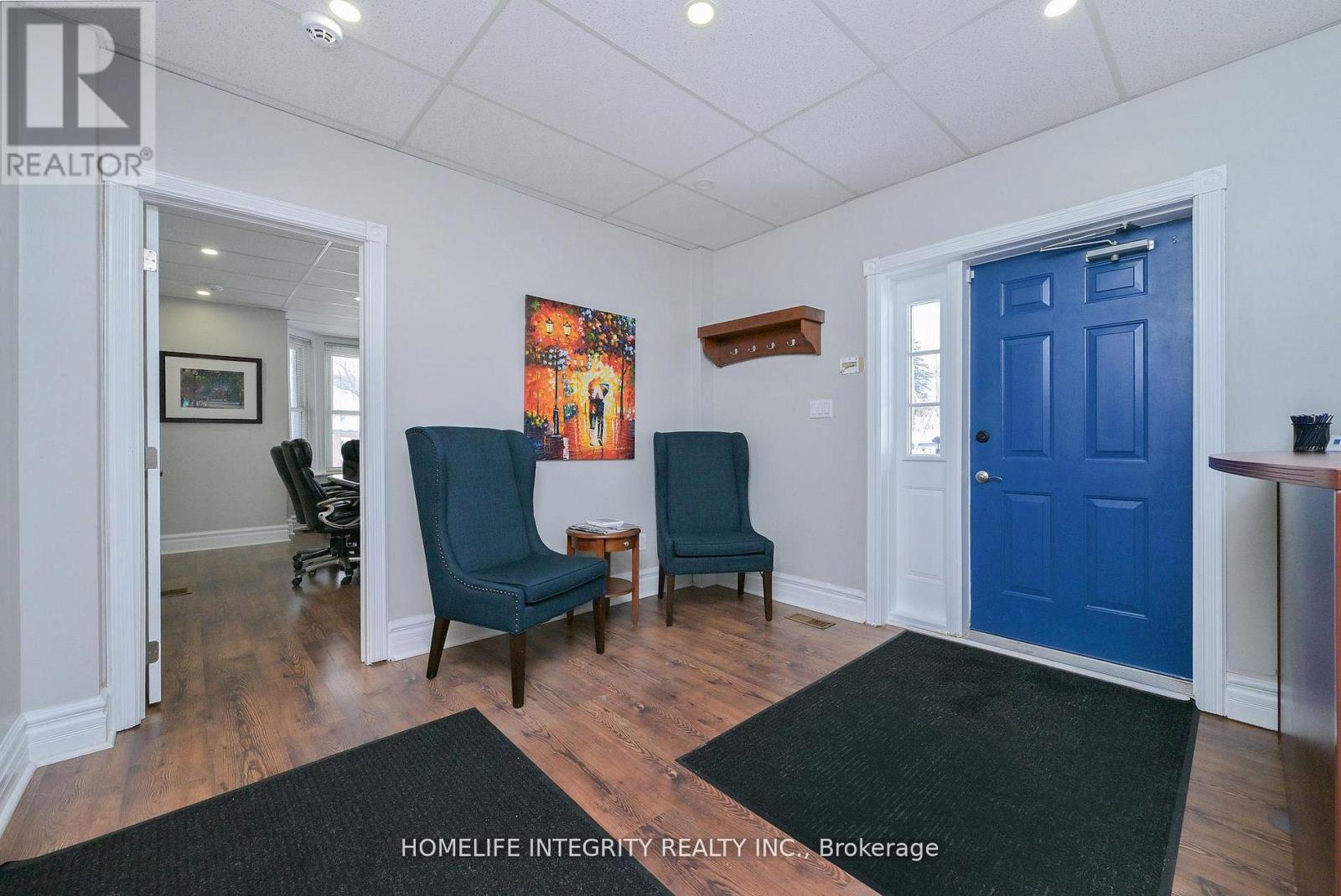 25 Berczy Street Property Photo 8