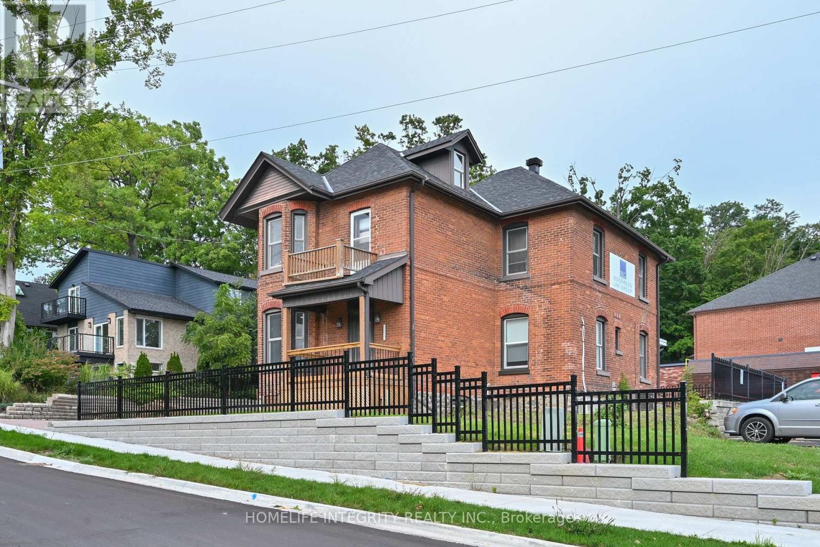 25 Berczy Street Property Photo 1