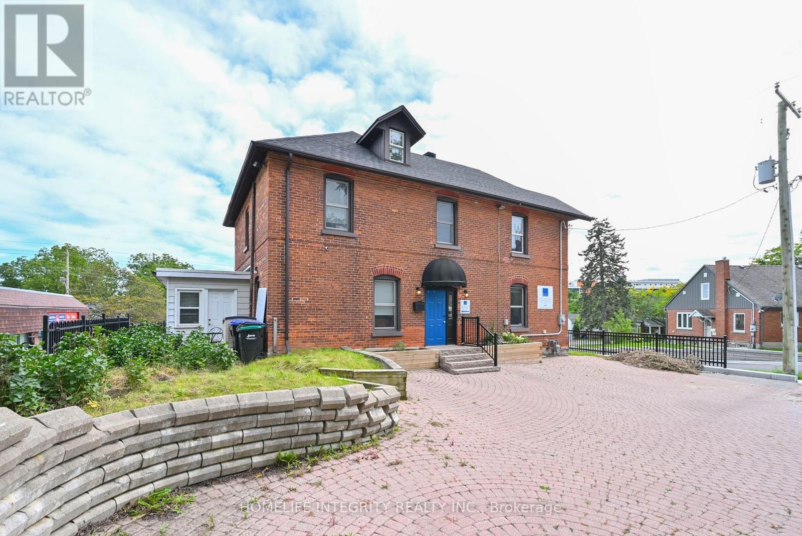 25 Berczy Street Property Photo 5
