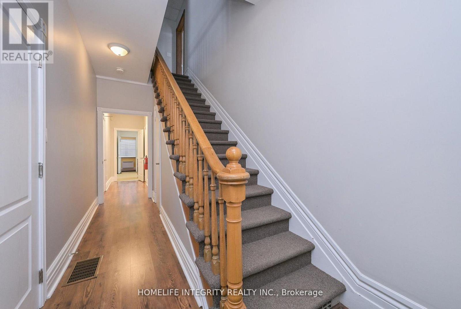 25 Berczy Street Property Photo 22