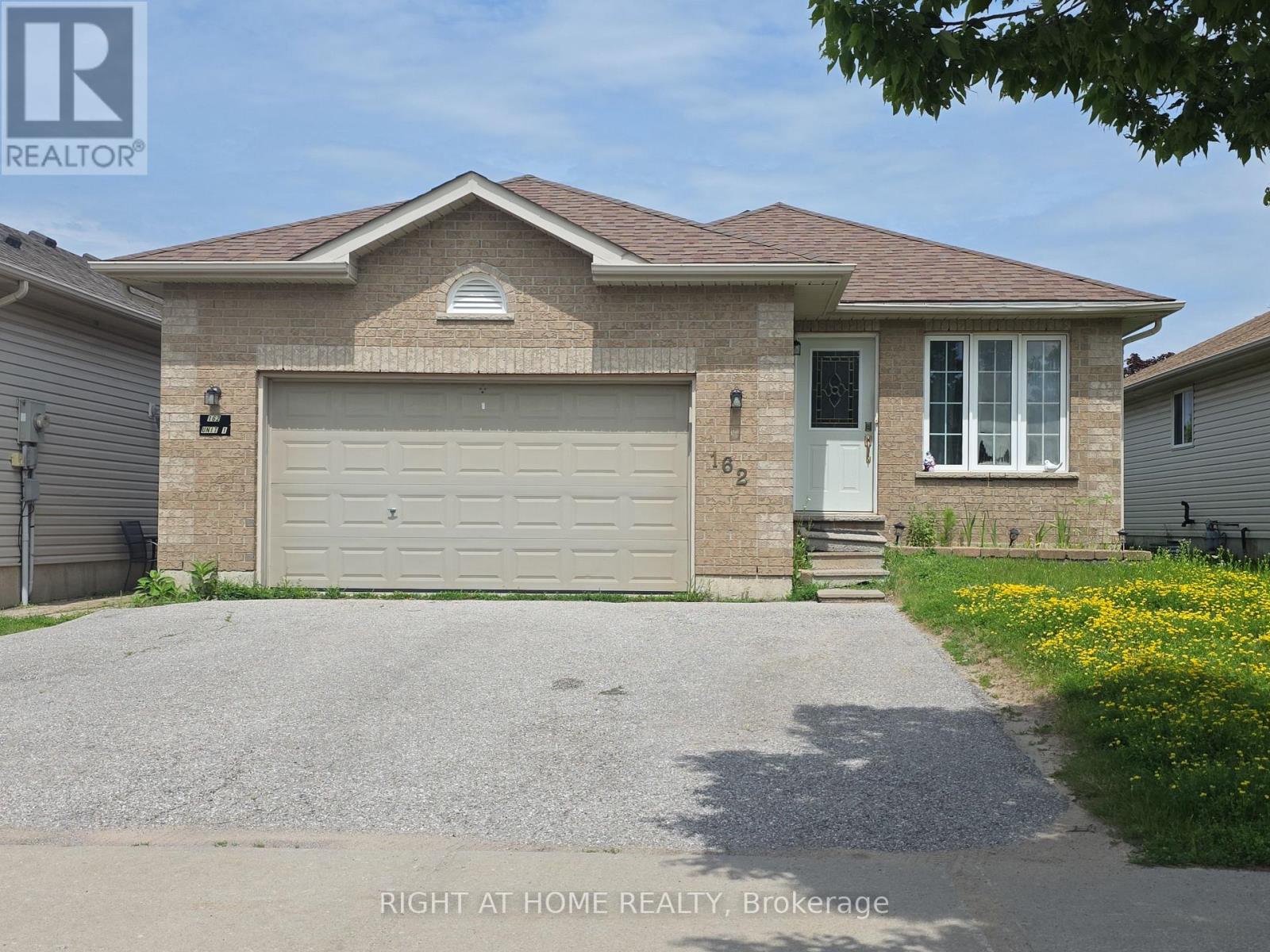 162 Hanmer Street E Property Photo 1