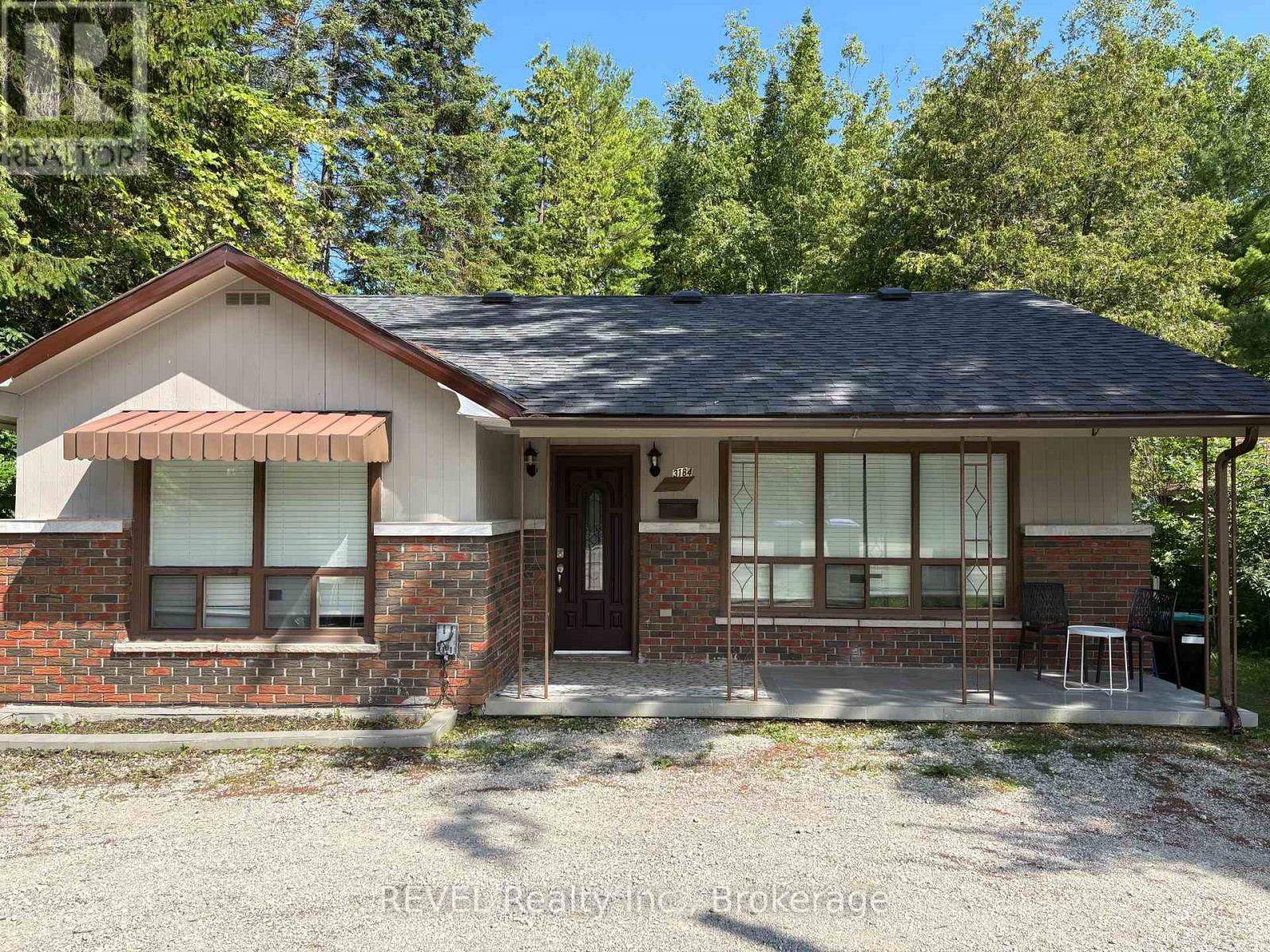 3184 Mosley Street Property Photo 2