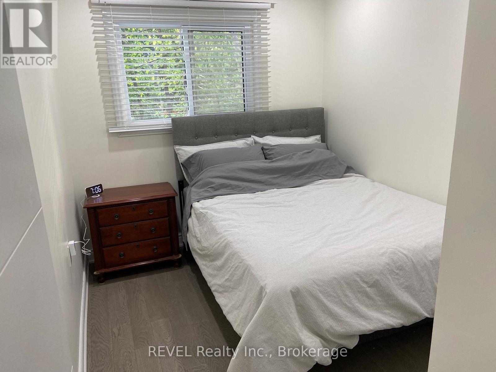 3184 Mosley Street Property Photo 17