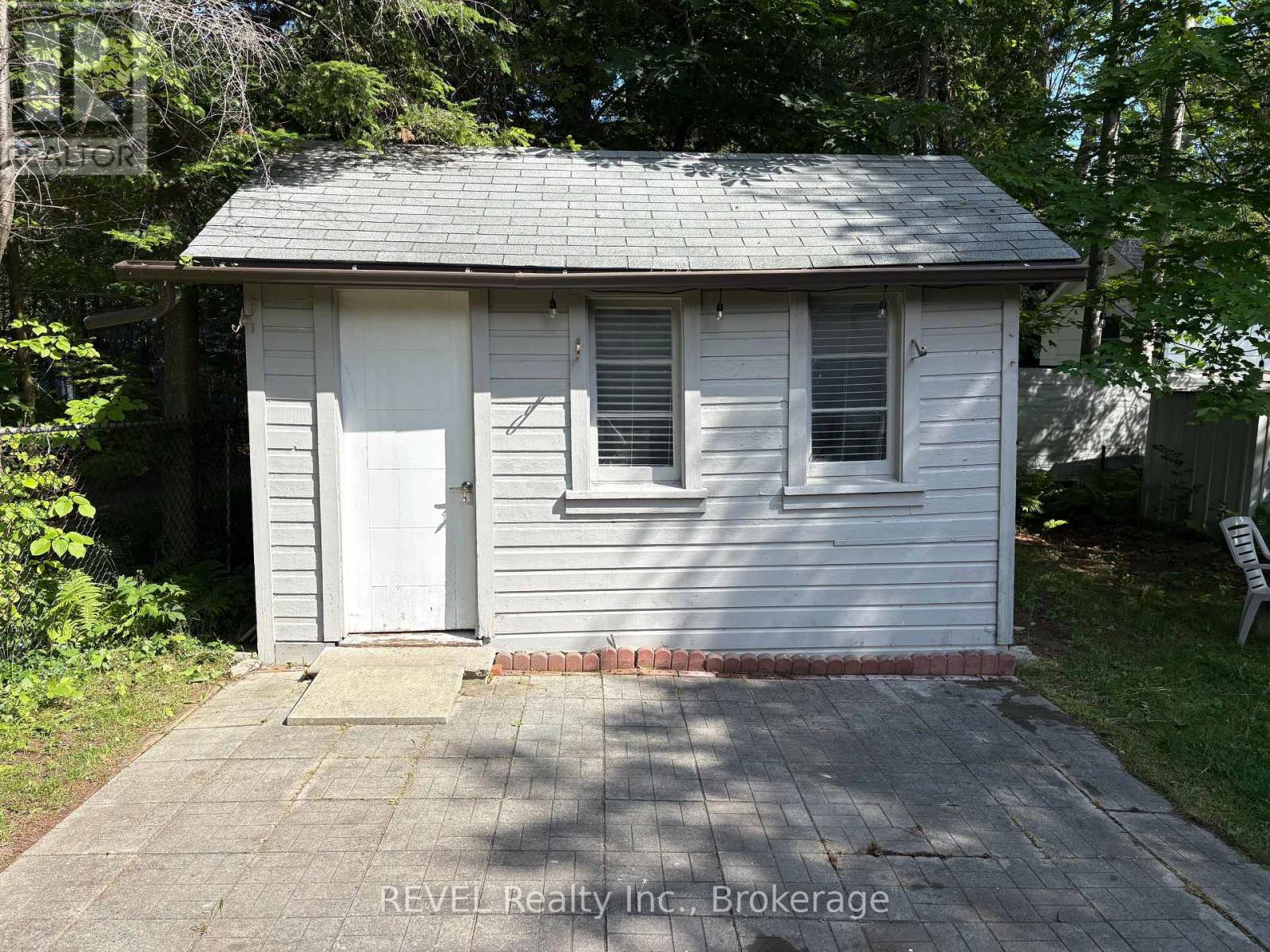 3184 Mosley Street Property Photo 23
