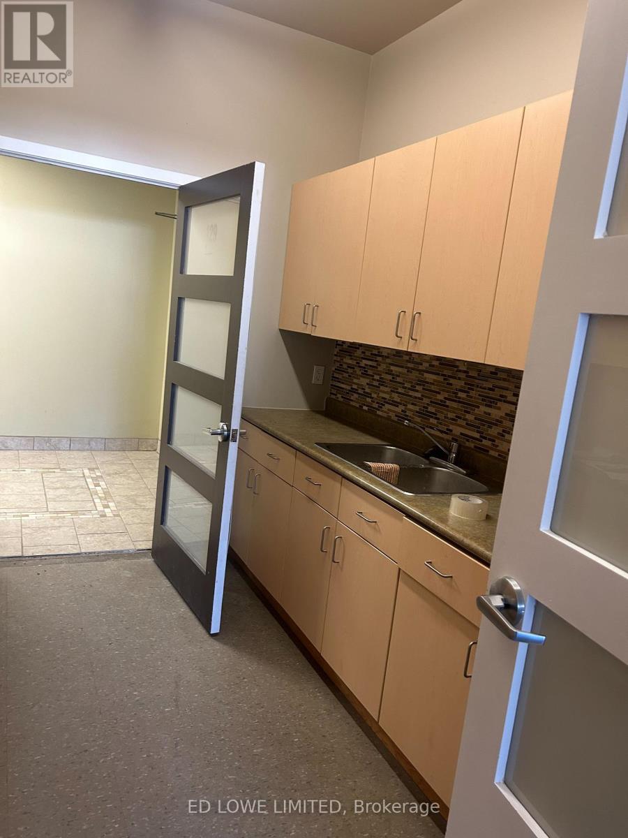129 - 164 Innisfil Street Property Photo 4