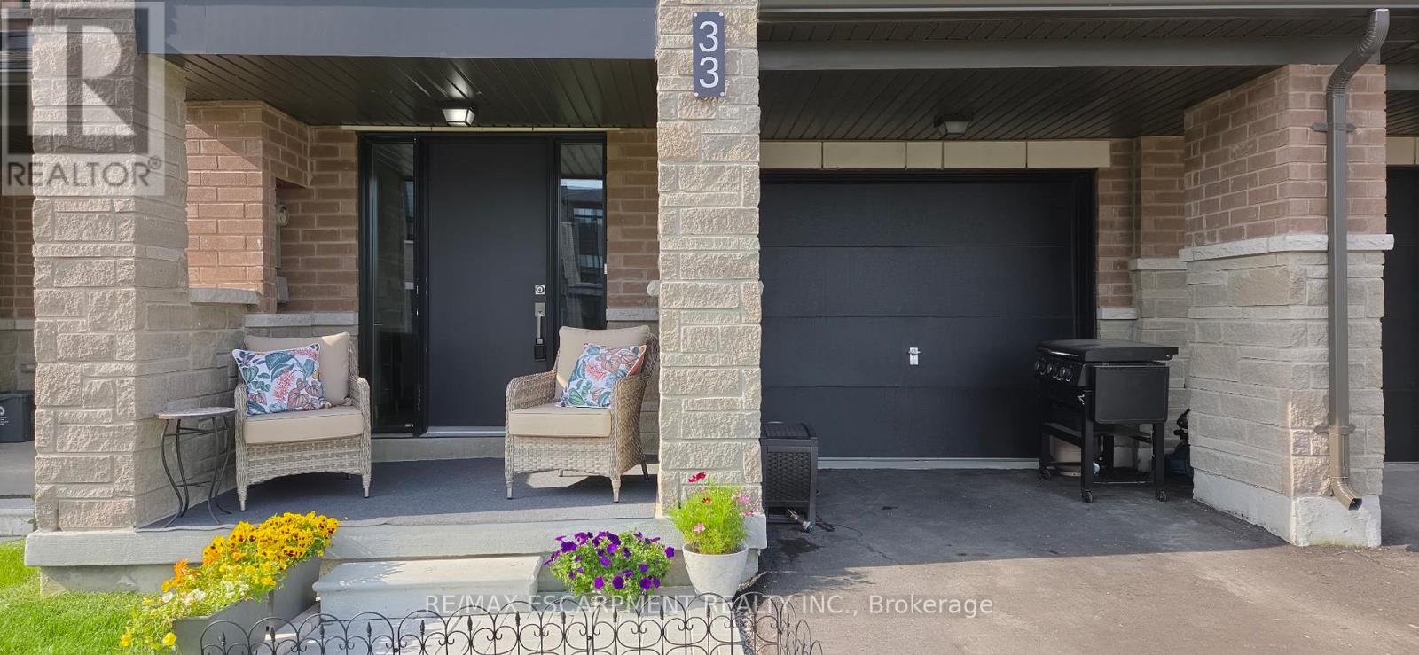 33 Red Maple Lane Property Photo 1