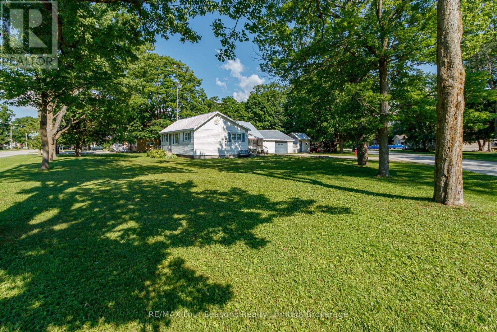 201 Sunnidale Street Property Photo 2