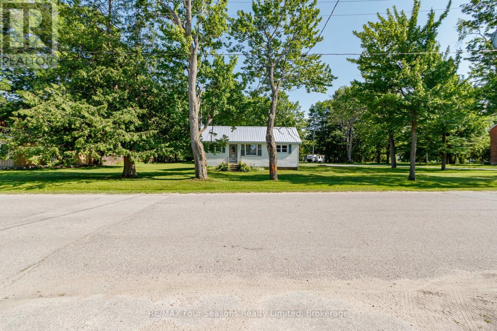 201 Sunnidale Street Property Photo 4