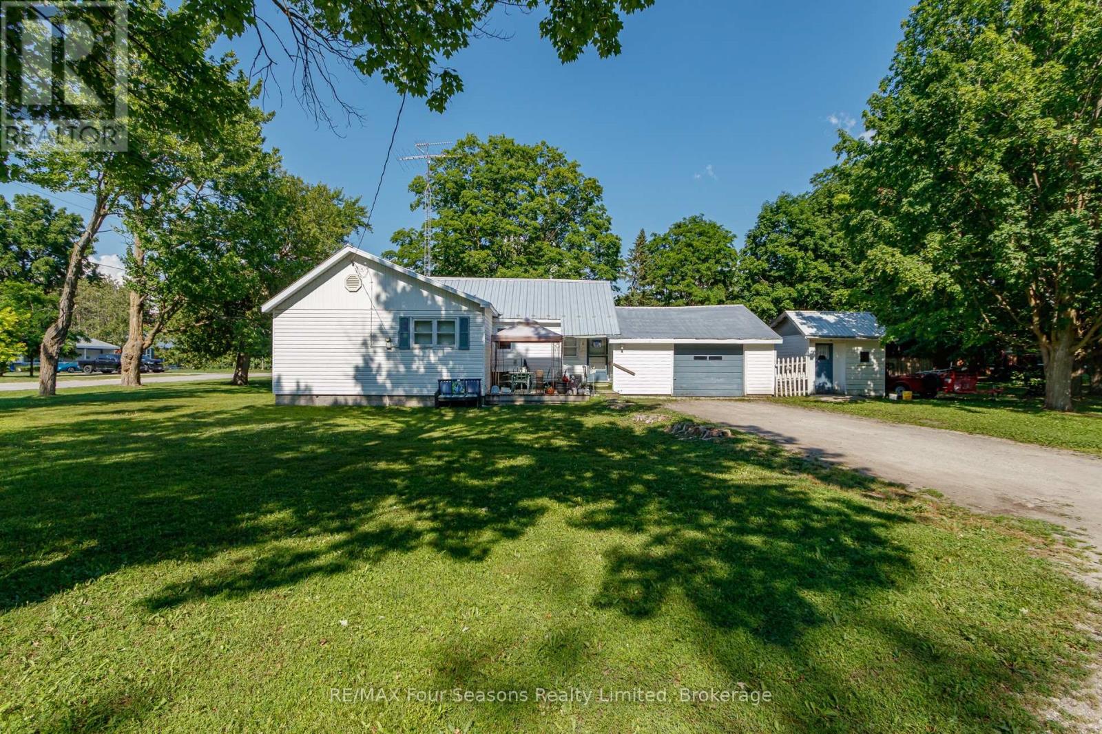 201 Sunnidale Street Property Photo 8