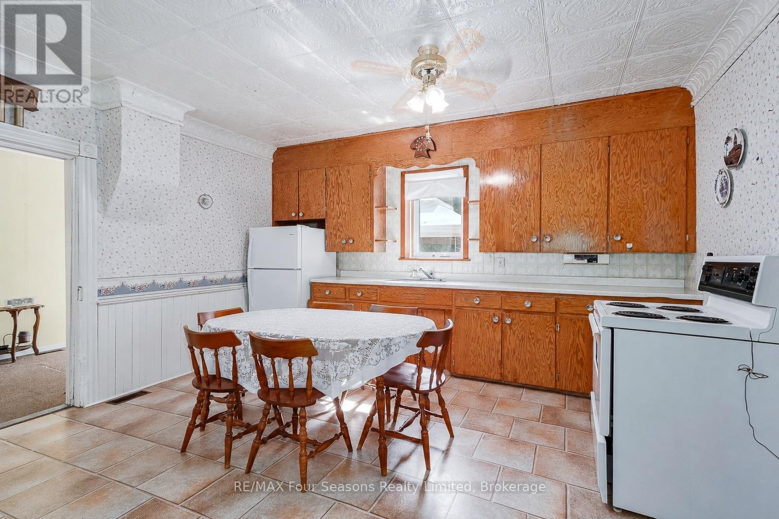 201 Sunnidale Street Property Photo 10