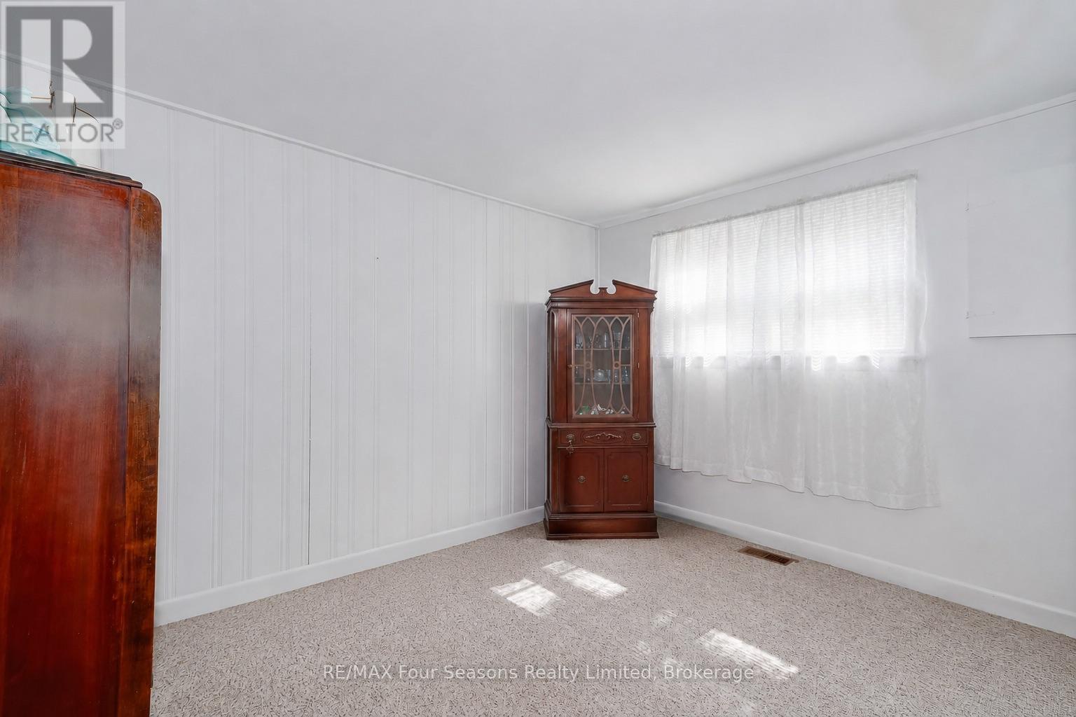 201 Sunnidale Street Property Photo 17