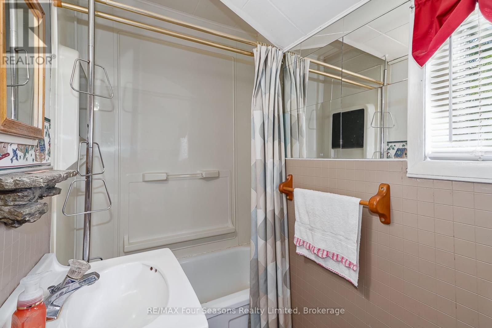 201 Sunnidale Street Property Photo 19