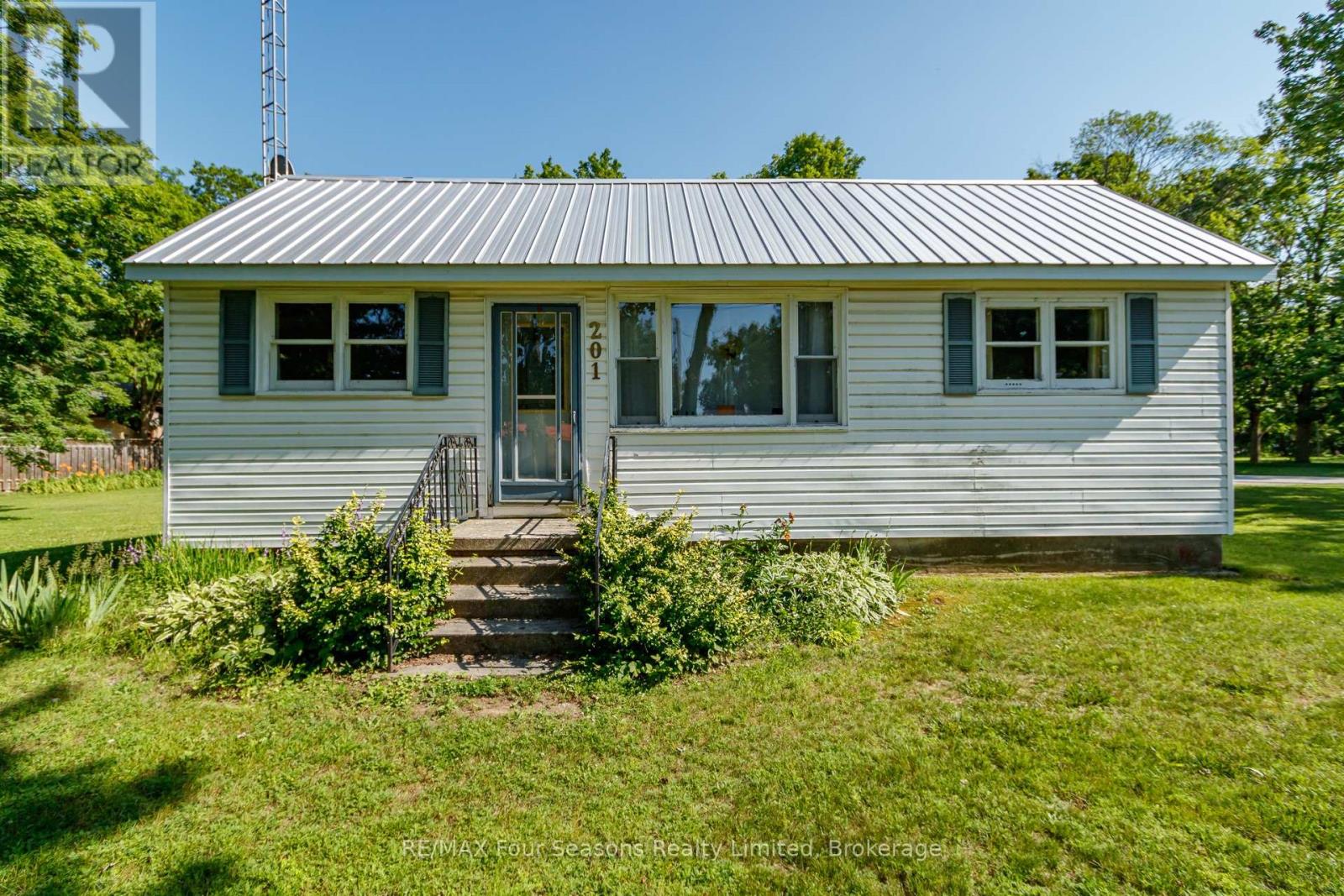 201 Sunnidale Street Property Photo 30