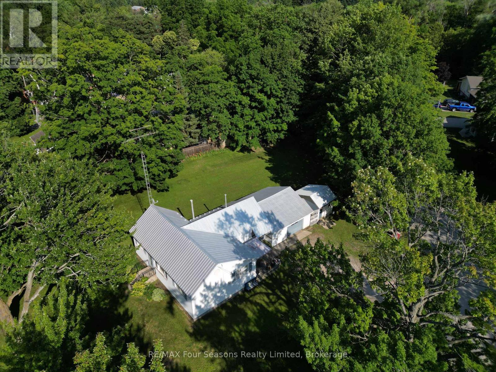 201 Sunnidale Street Property Photo 32