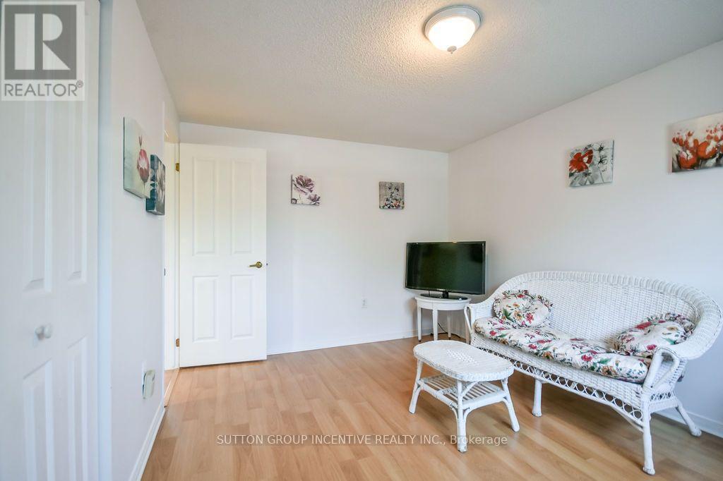 10 Palling Lane Property Photo 31