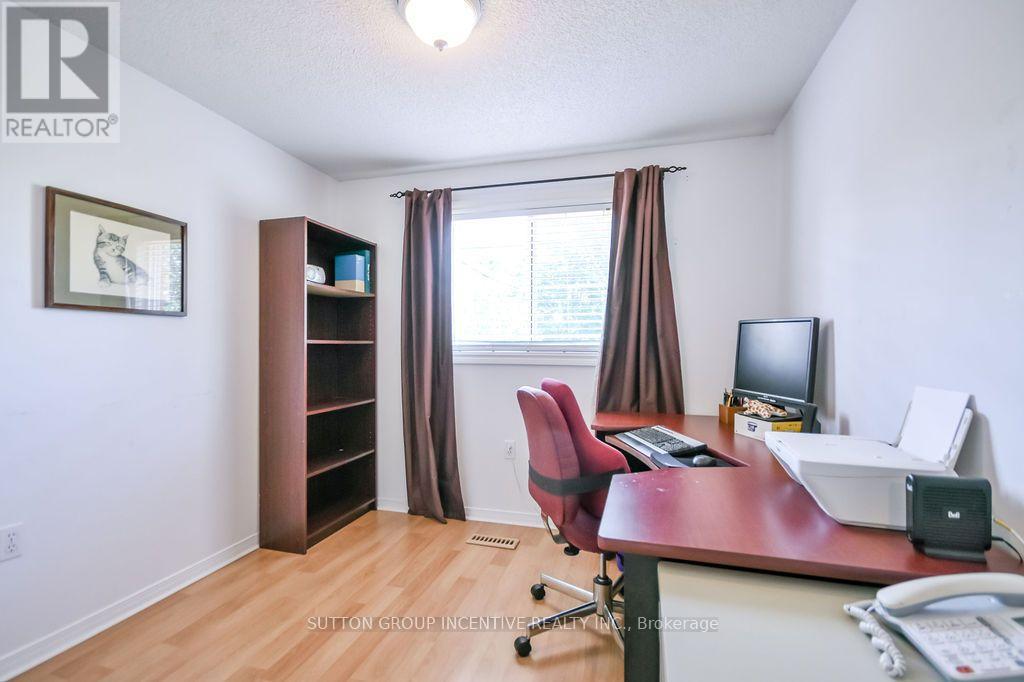 10 Palling Lane Property Photo 32