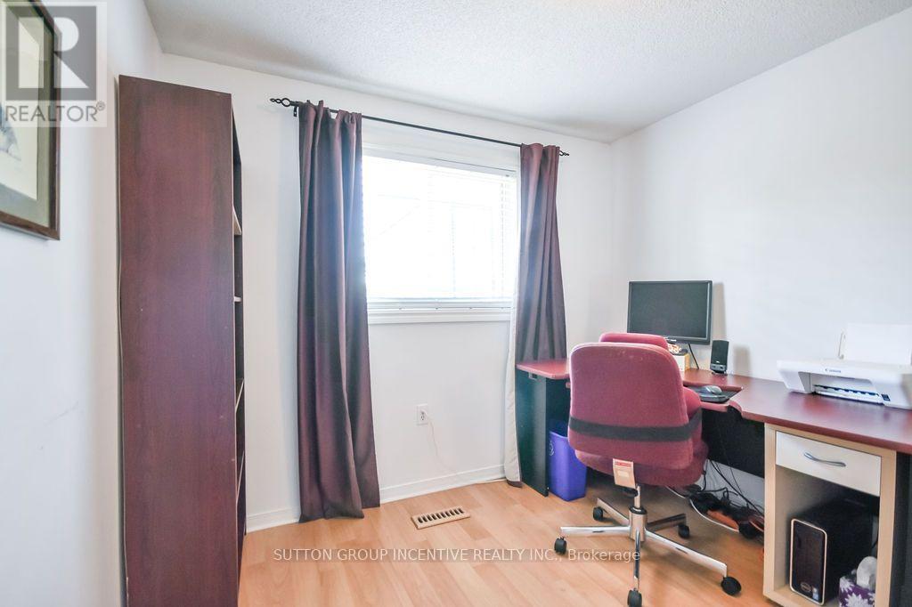 10 Palling Lane Property Photo 33