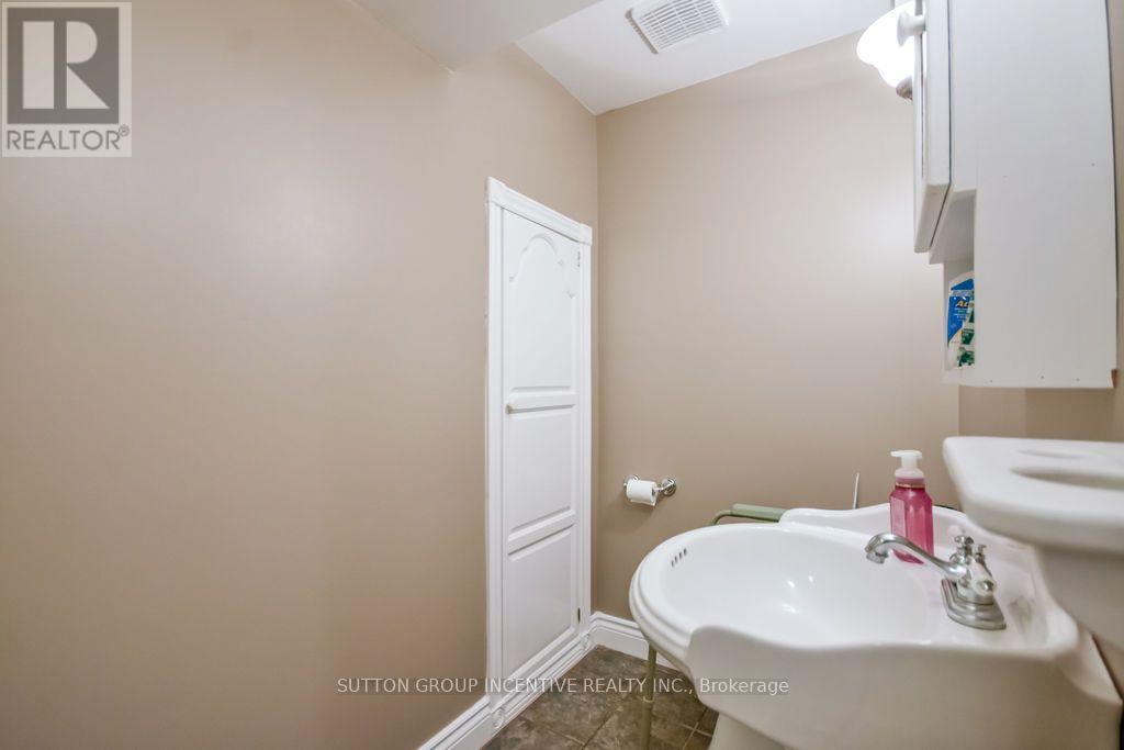 10 Palling Lane Property Photo 48
