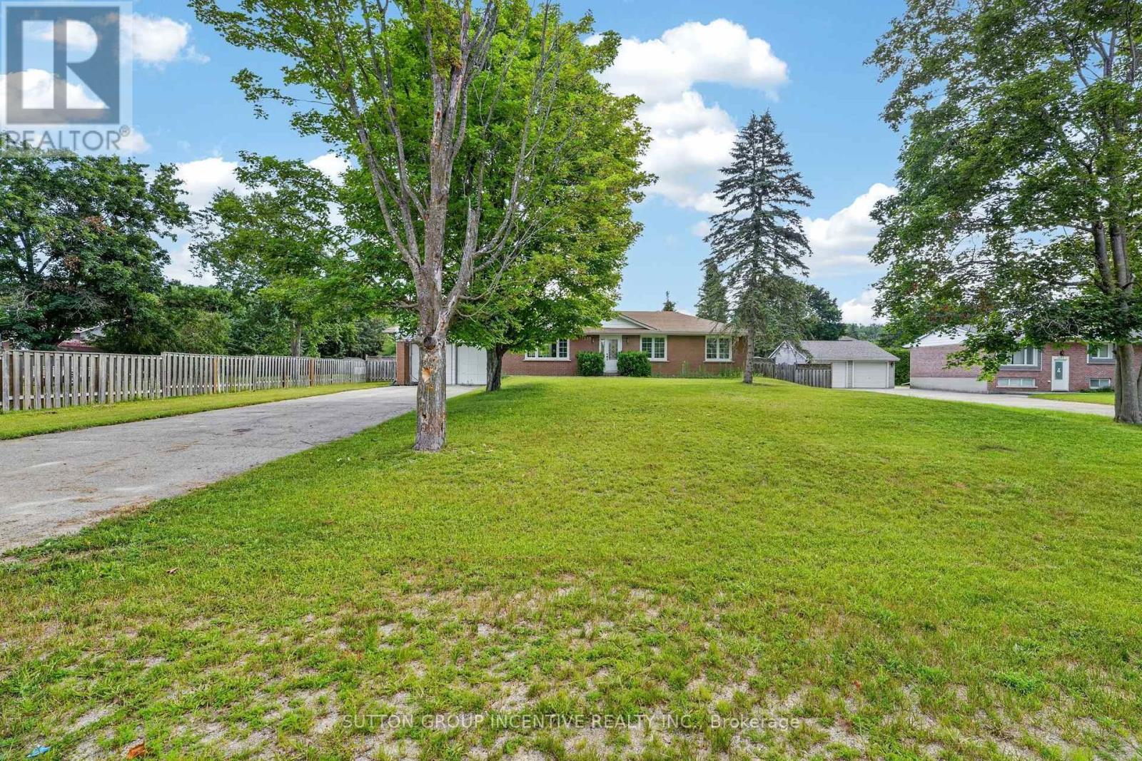 1209 St Vincent Street N Property Photo 2