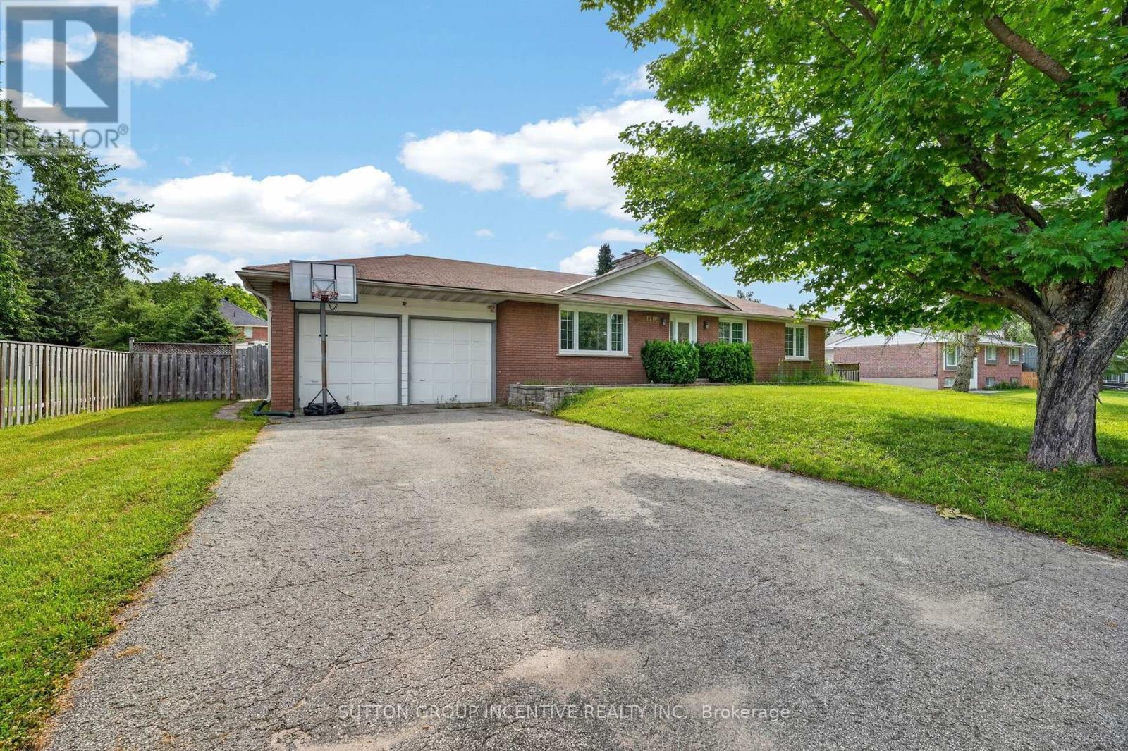 1209 St Vincent Street N Property Photo 5