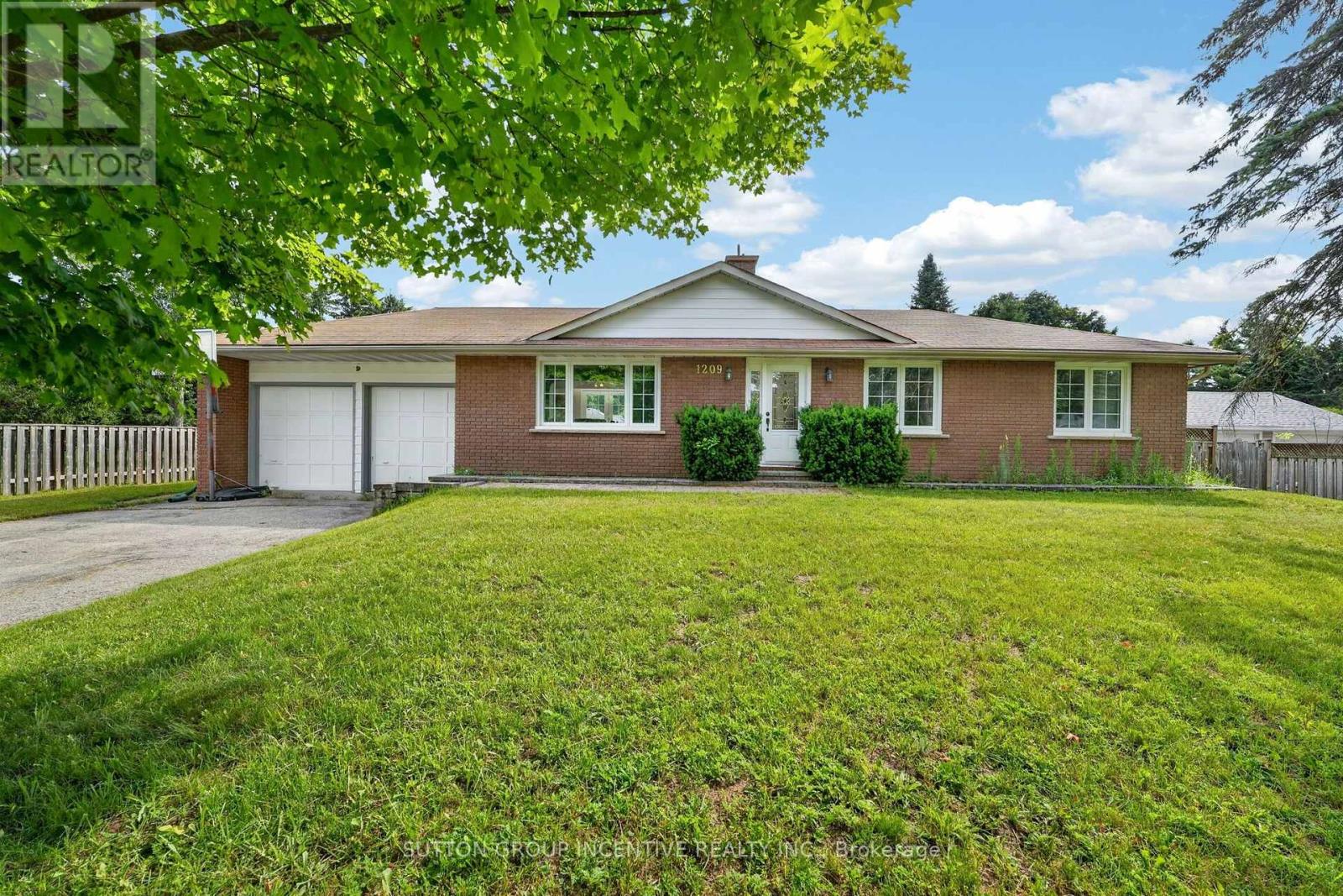 1209 St Vincent Street N Property Photo 6