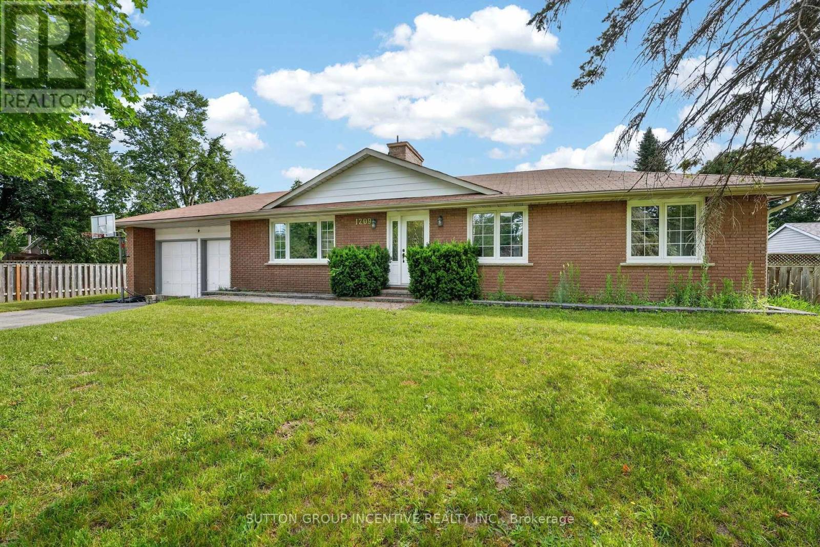 1209 St Vincent Street N Property Photo 8