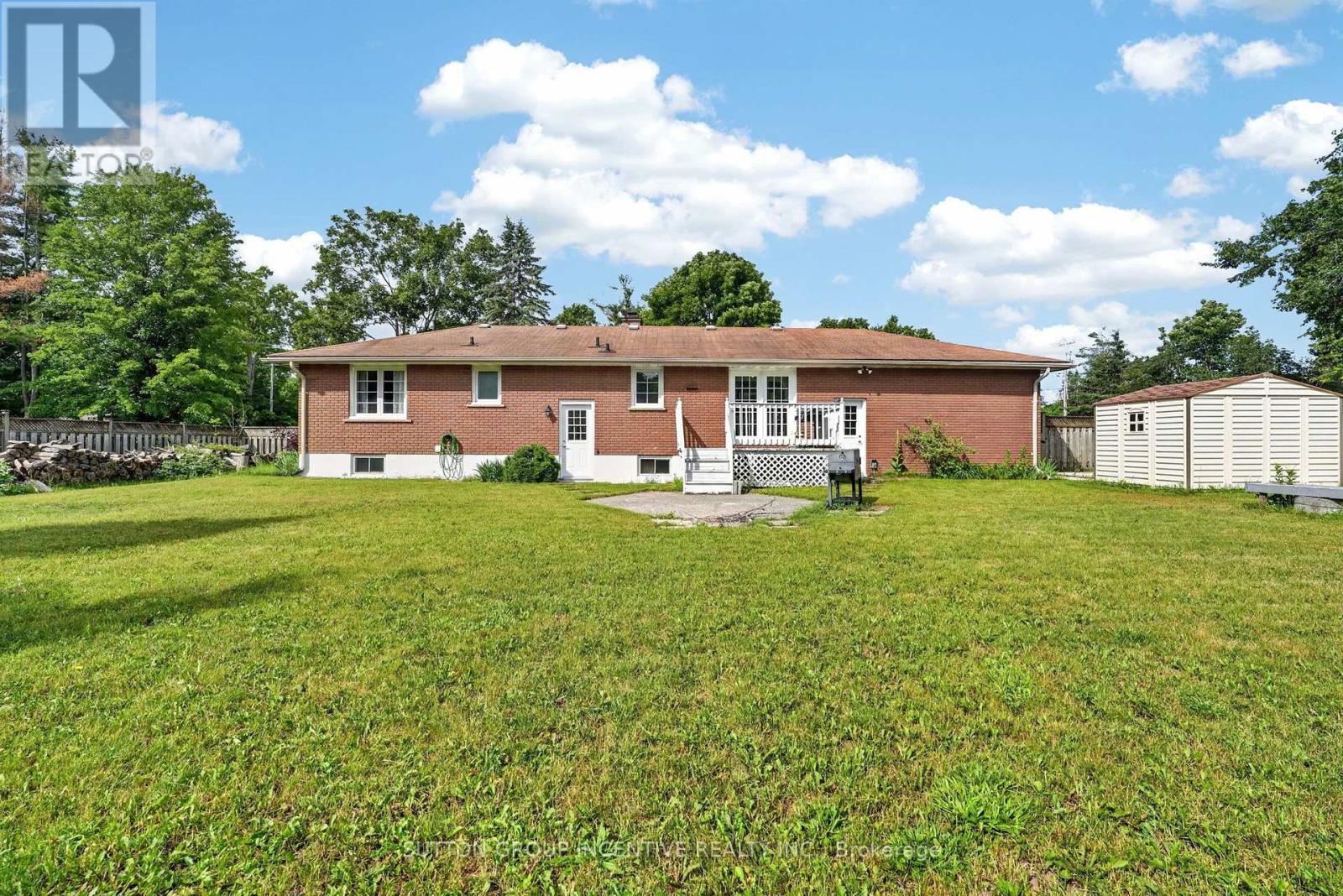 1209 St Vincent Street N Property Photo 11