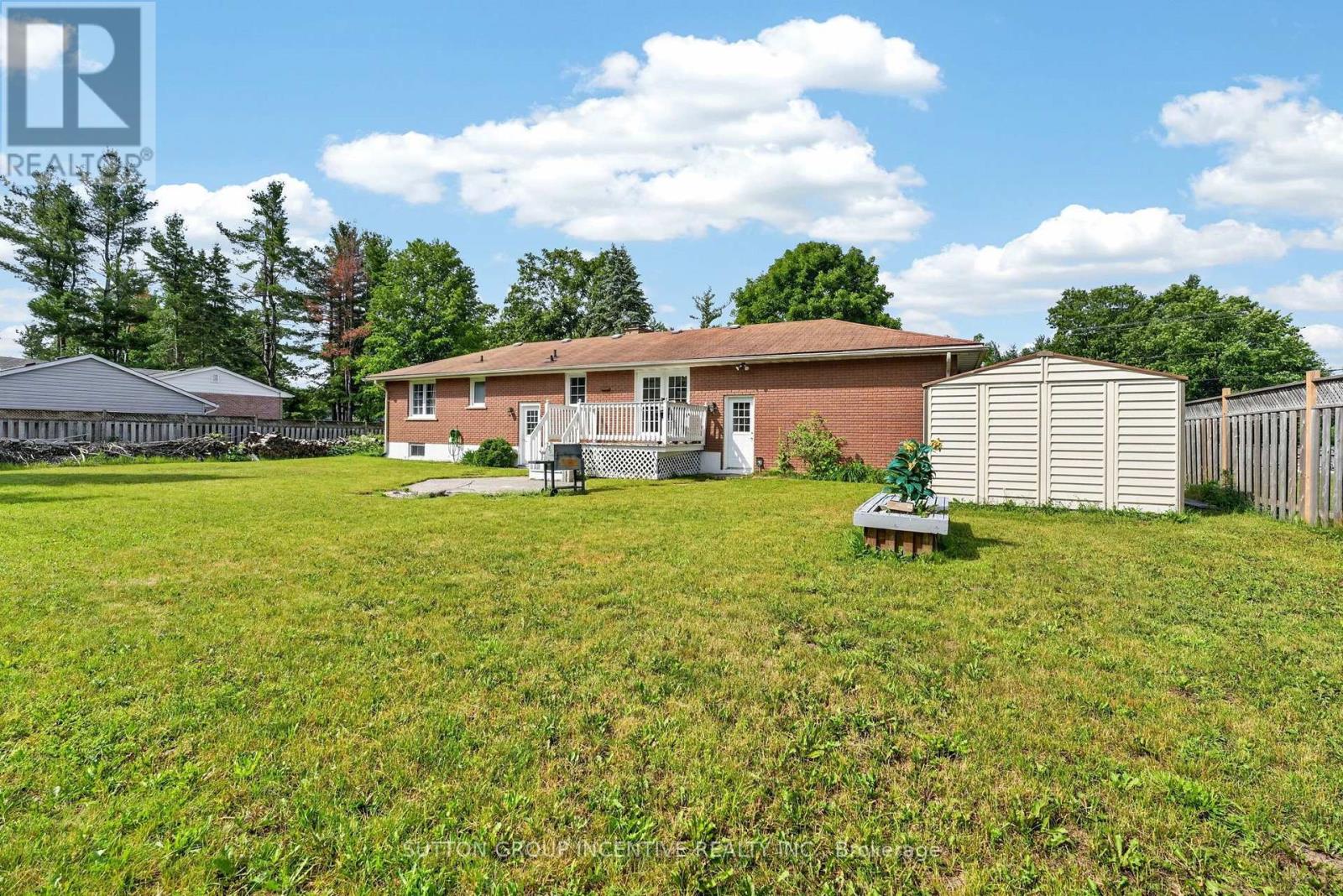 1209 St Vincent Street N Property Photo 12